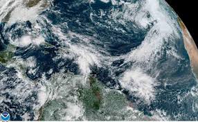 Vânt puternic, cu furtună și vârtejuri, care bântuie în special în regiunile tropicale. Aviso De Aemet Ante La Inminente Llegada Del Ciclon Tropical Theta A Espana Las Provincias