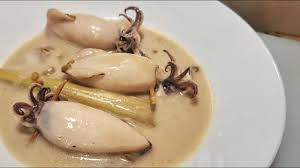 6 squids 1 cup glutinous rice 750ml coconut milk 2 pcs gula melaka (brown sugar) 1 pcs pandan leaf. Ketupat Sotong Terengganu Mudah Sedap Youtube