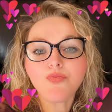 What is the best thing to eat with chicken salad when no bread is available?