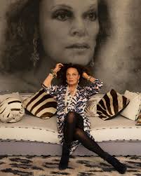 ronnorsworthy #anewexhibition #downtownmanhattan  #environmentsoftheamericandream #ordinarypeople @maisonharlem @scrumbina  #athomeinharlem #thepleasureofartandbeauty