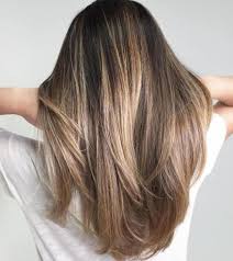 Subtle Ashy Brown Balayage For Something More Subdued Try This Ashy Brunette To Balayage Straight Hair Balayage Hair Brunette Straight Brunette Balayage Hair
