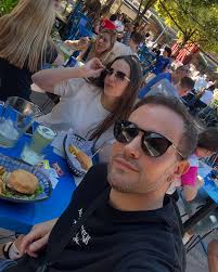 Max Herrera को Instagram photo • Nov 29, 2024 at 2:22 PM