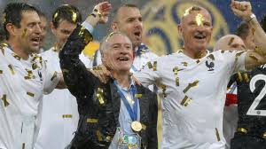 Didier deschamps wurde am 15.10.1968 geboren. Didier Deschamps Joins Elite Club As France Beat Croatia To Win 2nd World Cup Title Football News Hindustan Times