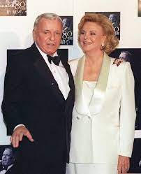Use our free online english lessons, take quizzes, chat, and find friends and penpals today! Barbara Sinatra Last Wife Of Frank Sinatra Dies At 90