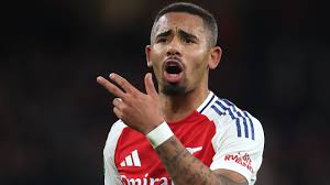 Julia_rle ticketshow behind the door is exactly the girl in