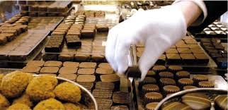 Ziua internaţională a ciocolatei, despre care aztecii spuneau că ar fi născută din sângele unei prinţese, moartă pentru că nu a divulgat nimănui secretul. 19 Februarie Ziua InternaÈionalÄ A Ciocolatei Cu MentÄ Cum SÄ PregÄteÈti O CiocolatÄ De CasÄ RÄcoritoare