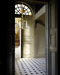 The Autumn Sparkles A View To The Secondary Staircase Of The Chateau De Champs Sur Marne Lecmn En 2020 Chateau A Visiter Maison De Maitre Hotel Particulier