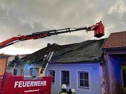 Die einsatzkräfte meldeten auspumparbeiten und sturmschäden in den. M1accf9v0g2fjm