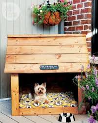 愛犬のための 犬小屋 は 買うのもよいが自分で作るという方法もある その手作りの犬小屋は なかなか思いつかないような材料と工夫が生かされていて 愛犬も大喜びして 犬小屋 ドッグベッド ペット用品