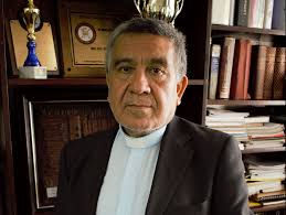 RECUPERADO] Capellán evangélico de La Moneda retoma labores después de  trombosis