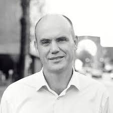 Mathew Main's Instagram, Twitter & Facebook