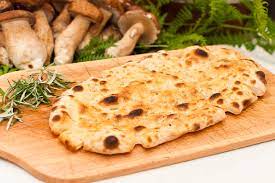 La pinsa romana è una via di mezzo tra la pizza e la focaccia. Pinsa Romana Ricetta Con Il Bimby E Senza Ricette Cibo Cibi E Bevande