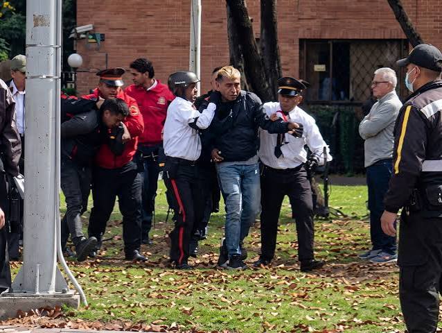 Pánico en el norte de Bogotá, frente a Unicentro, debido a un presunto  intento de hurto: qué se sabe de la situación - Infobae
