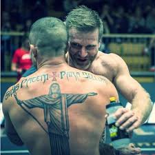 Bu bildiğimiz si vi'dir, c.v. 32 Ruckentattoo Ideen Tattoo Rucken Tattoo Ideen Konigin Tattoo