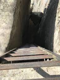 The Endless Wall Trail In West Virginia Is A Unique Place To Hike Hiking In Virginia West Virginia Virginia Vacation