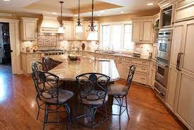 Love Bright Kitchens Kitchen Design Kitchen Remodel Small House Interior Design