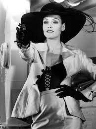 James bond introduced one of its raciest ever bond girls in goldeneye with the arrival of dutch actress famke janssen's character xenia onatopp. Goldeneye Famke Janssen As Xenia Onatopp Bondfanevents Com