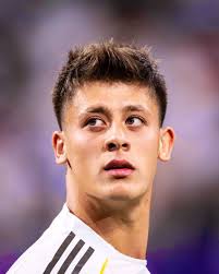 Aurélien Tchouaméni x UCL. ⚔️ Emirates FLY BETTER Emirater FLY BETTE