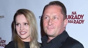 Już wiadomo, że tą dziewczyną jest blogerka julia oleś (27 l. Julia Oles Instagram Wiek Wzrost Waga Newsy Kozaczek