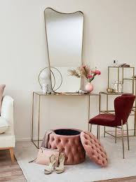 Check spelling or type a new query. Coiffeuse Moderne Touche D Elegance Pour La Chambre Westwing