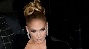 She talked through all of her jlo beauty products, which officially launch at the start of the new year. Jennifer Lopez Jlo Beauty Soll Expandieren