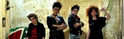 5 ragazze che fanno del rock'n'roll, ma non solo. Le Rivoltelle La Band Rock Al Femminile Orgogliose Di Essere Del Sud Il Fatto Quotidiano