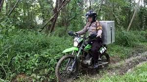Pria naik is a member of vimeo, the home for high quality videos and the people who love them. Pria Naik Tril Pakaian Wanita Ini Terpaksa Disobek Karena Naik Motor Trail Bikin Ngeri Seorang Koki Pria Telah Naik Pangkat Untuk Mencari Pekerjaan Memasak Untuk Politisi Bobi Baswara