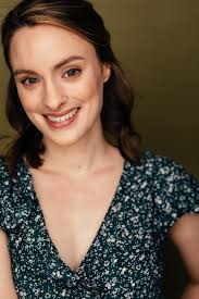 Emily Hooper's Instagram, Twitter & Facebook