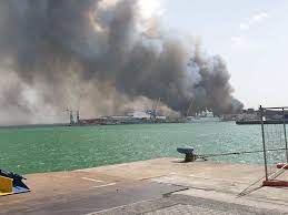 Per questo l'incendio, quasi certamente doloso, che ieri pomeriggio ha distrutto o. Incendio Lido Catania I Pompieri Stanno Spegnendo Le Fiamme Cosa E Successo Nel Pomeriggio