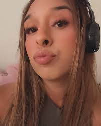 Jackie Duarte's Instagram, Twitter & Facebook