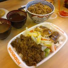 Simmered in a thick soy sauce and brown sugar sauce, seasoned with garlic powder. Yoshinoya å‰é‡Žå®¶ Kebayoran Baru 18 Tips From 1706 Visitors