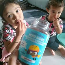 HFMD CARE ROUTINE Bila dapat tau, kes HFMD makin mencanak-canak naik,  Mekdayah terus ambil inisiatif langkah berjaga-jaga dengan ikhtiar melalui  Shaklee supplement dan basic care. HFMD ni sakit tau sebab ade lepuh²