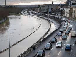 Aktuelle nachrichten, informationen und bilder zum thema hochwasser auf süddeutsche.d ; Deutschland Unwetter Mehrere Grossstadte Von Rhein Uberschwemmungen Bedroht Welt
