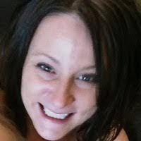 Linda Schow's Instagram, Twitter & Facebook