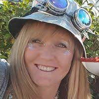 Candice Pullen's Instagram, Twitter & Facebook