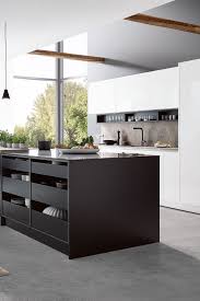 Don Andreas Une Cuisine Fonctionnelle Et Elegante En 2020 Cuisine Moderne Cuisine Design Moderne Cuisines Design