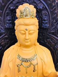 Đại Thế Chí Áo Vàng MS2025