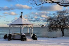 Niagara On The Lake Gazebo In The Winter Lake Landscape Niagara On The Lake Queens Hotel