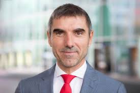 Tieners keren zich af van de sigaretten, maar ook oudere rokers willen nu meer dan ooit van het roken af. Paul Blokhuis Government Nl