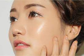 Banyak manfaat yang dipetik dari sebuah bunga, salah satu khasiatnya digunakan untuk perawatan kecantikan. 5 Manfaat Ajaib Minyak Biji Bunga Matahari Untuk Kecantikan Kulit