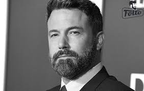 Successivamente ad una forte stempiatura, l'attore americano ha probabilmente deciso di optare per un intervento di autotrapianto di capelli che l'ha portato a . Ben Affleck E I Suoi Capelli Protesi Capillare O Trapianto