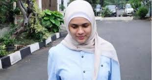Mendadak Putuskan Berhijab Nycta Gina Kagetkan Semua Pihak Suami Kecantikan Artis