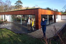 Kevin mccloud follows people as they build their dream house, often focusing on modern design, energy efficiency, maximizing space and views.—wtrdawnlord imdb.com Grand Designs Tonight Andrew Tries To Build A Self Heating Home In Bletchley Here S What To Expect
