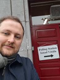 Neil Farren (@neilofearain)