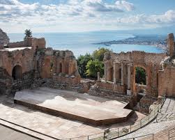La basilique san domenico (basilica cateriniana di san domenico) est la plus importante église de sienne en toscane.elle se situe via camporegio et domine le vallon de fontebranda, quartier de naissance et de la famille de sainte catherine San Domenico Palace Taormina A Four Seasons Hotel Taormina Aktualisierte Preise Fur 2021
