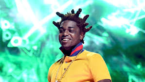 Kodak black's team has posted a photo of the rapper in a jail outfit behind bars on. Kodak Black Les Internautes Pensent Vraiment Qu Il A Ete Clone En Prison