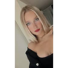 Vicky (@vicky.martino) • Instagram photos and videos