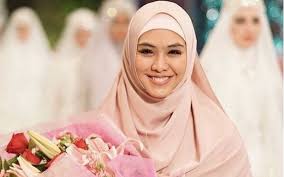 Maybe you would like to learn more about one of these? Ciri Ciri Istri Salehah Menurut Alquran Okezone Muslim