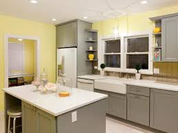 The world of interior design became a better place when quartz countertops became a real viable kitchen countertops are an important part of the kitchen, so when you begin the hunt for new tops you need to acknowledge the fact that kitchen. Polished Quartz Kitchen Countertop Thickness 15 To 40mm Rs 360 Square Feet Id 15033041197