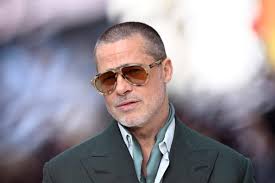 Brad Pitt's LA home invaded by burglars who scaled fence and busted window  : r/popculture